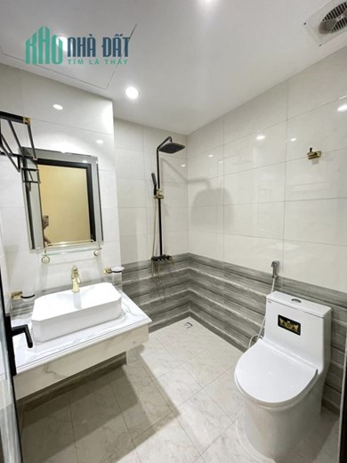 Bán nhà phố Nguyễn Văn Cừ, Gần phố, 35 m2, 5T, giá chỉ 4.15 tỷ
