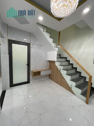 BÁN NHÀ ĐẸP 3PN 3WC RIÊNG . 
CÁCH MẶT TIỀN VĨNH KHÁNH 10M . FULL NỘI THẤT Q4 
GIẢM 400 TRIỆU CÒN