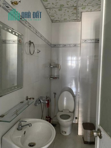 Bán nhà ngay chợ Hạnh Thông Tây, 3 tầng, 5x14m, gần hẻm xe tải quay đầu chỉ 5.7 tỷ TL