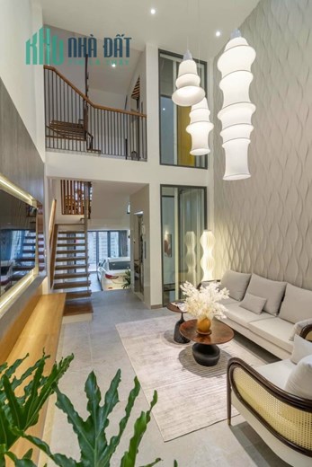 NHÀ ĐẸP ( 5,5 X15,5m)  Mặt tiền đường 6 mét chợ Hoàng Hoa Thám Tân Bình
