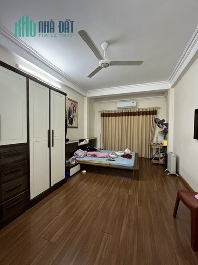 Đống Đa - Mặt phố Văn Chương, lô góc ô tô vào nhà - 80m2,- nhà 4 tầng 7,8 tỷ