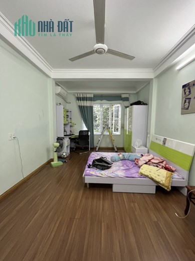 Đống Đa - Mặt phố Văn Chương, lô góc ô tô vào nhà - 80m2,- nhà 4 tầng 7,8 tỷ