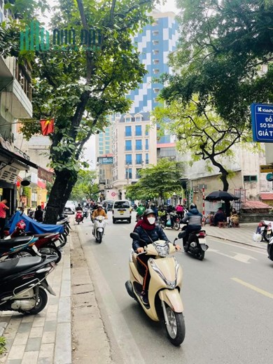 Đất mặt phố Yên Phụ, DT 150m, Mt 6m, xây tòa nhà VP, K/S, nhà hàng, giá 44 tỷ.