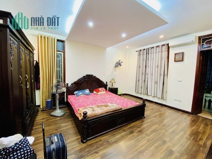 BÁN ĐẤT TẶNG NHÀ PHỐ KIM MÃ, Ô TÔ TRÁNH, MT5.1 KD - VP