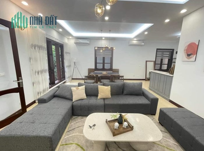Chị Thúy chuyển lên Làng VKCA bán Gấp nhà LK KĐT Văn Phú 92m2 chỉ 9.68 tỷ. LH 0989.62.6116