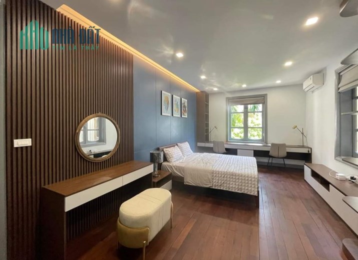 Chị Thúy chuyển lên Làng VKCA bán Gấp nhà LK KĐT Văn Phú 92m2 chỉ 9.68 tỷ. LH 0989.62.6116