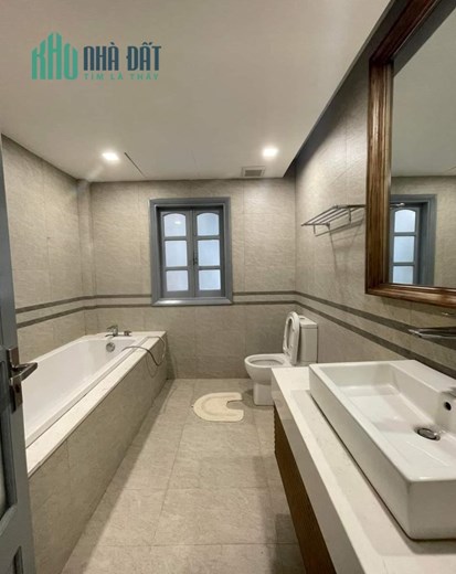 Chị Thúy chuyển lên Làng VKCA bán Gấp nhà LK KĐT Văn Phú 92m2 chỉ 9.68 tỷ. LH 0989.62.6116