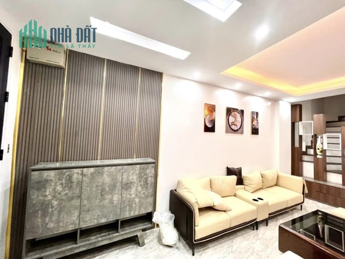 Bán nhà Tân Mai 45m2,mới,đẹp,ở luôn,giá 4,0 tỷ