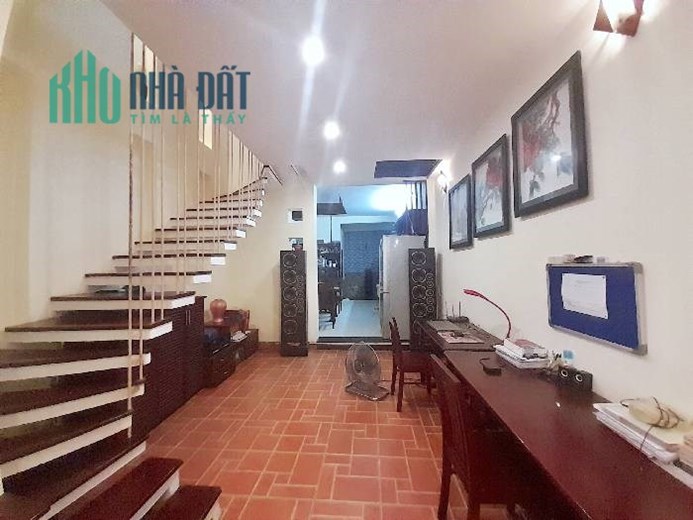 Bán đất tặng nhà 2 tầng mặt phố  Tân Mai - Giá cực hời!