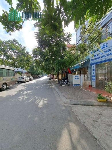 Bán đất Mai Phúc, Phúc Đồng, sát phố, ô tô vào nhà, 42m, mặt tiền rộng: 4.8m, giá 4 tỷ