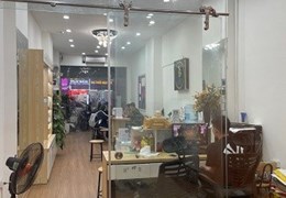 Chính chủ cần cho thuê nhà mặt đường tại địa chỉ  Cầu Giấy, Hà Nội