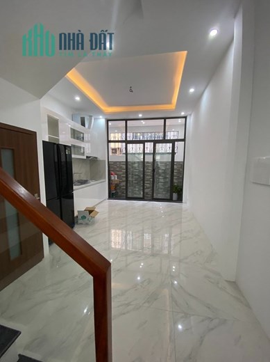THIẾU OXI HẠ SẬP SÀN 4.5 TỶ Quận 11, HẺM XE TĂNG, 80m2, CÁCH MẶT TIỀN CHỈ 1 CĂN