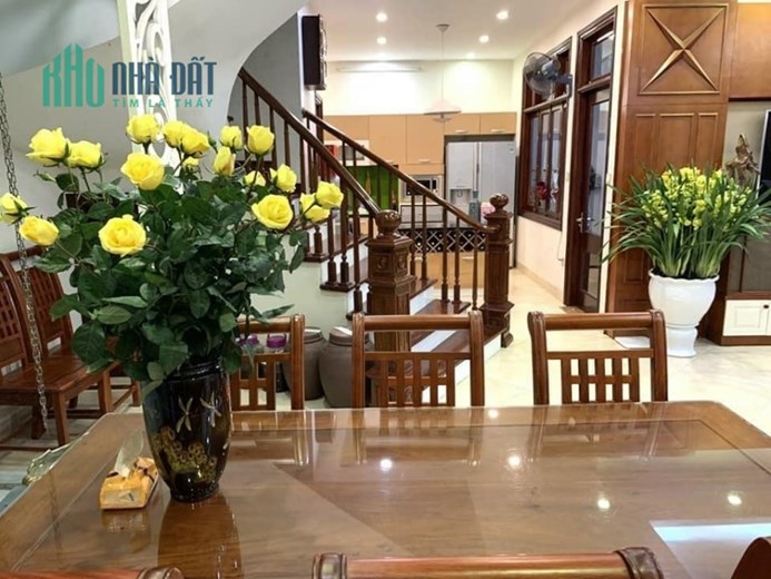 Đặng Văn Ngữ 45m2 chỉ 5,4 tỷ gần THPT Kim Liên, cách ô tô 70 mét.