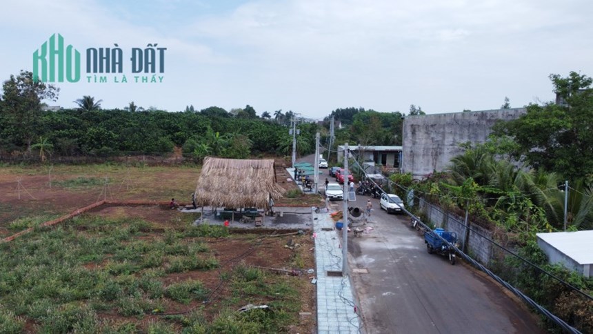 Cần tiền bán gấp lô đất Dầu Giây Center  SHR Đồng Nai