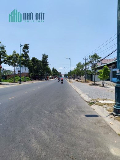 Ngộp ngân hàng, cần bán gấp trong tháng lô 1600m2, SHR, khu dân cư
