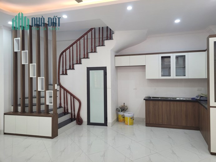 Mới kính coong. Bán nhà phố Bùi Xương Trạch, Thanh Xuân. 35m2 x 5T. MT 6m. Ô TÔ. Hơn 4 Tỷ