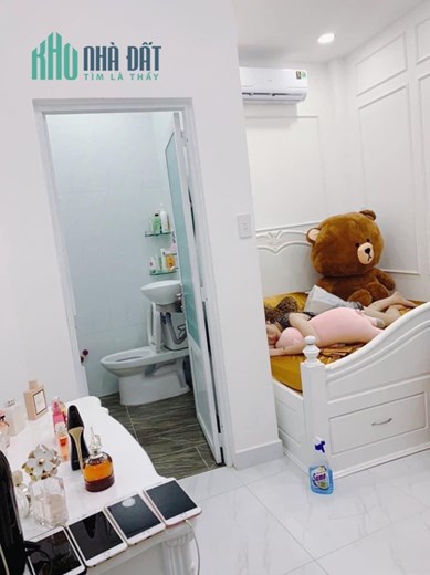 Nhà mới vào ở ngay, 4 tầng Ngô Gia Tự Q10 ngang gần 5m nhỉnh 4 tỷ.