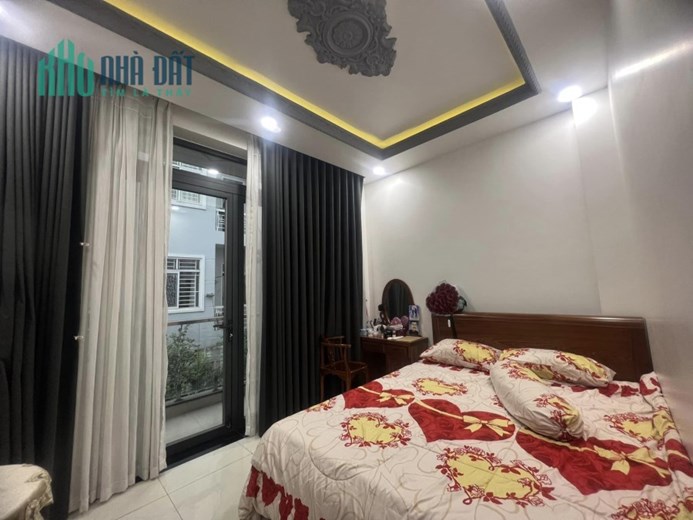 Bán Nhà 2 Tầng, 100m2, Hẻm Xe Hơi , Ngay Chợ Tân Hương, Tân Phú,