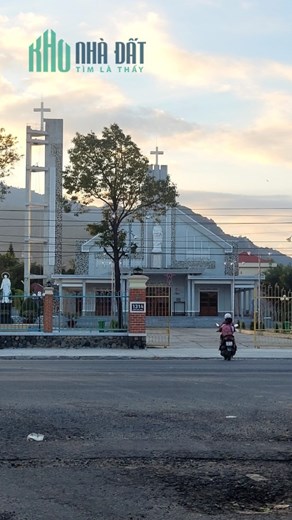 Bán đất tặng nhà cách bãi tắm biển 60m ở p.Cam Phúc Nam