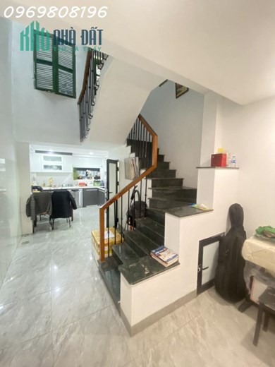 Bán nhà phố Thái Hà, 4 tầng, nở hậu, nhà đẹp ở luôn, 2 thoáng, vài bước ô tô.