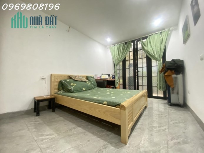 Bán nhà phố Thái Hà, 4 tầng, nở hậu, nhà đẹp ở luôn, 2 thoáng, vài bước ô tô.