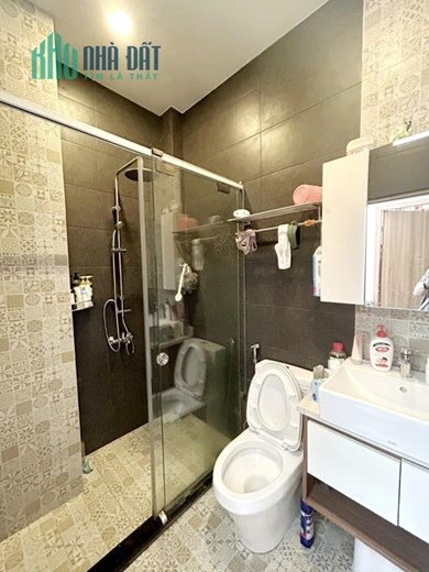 Thạch Lam Tân Phú, 3 Tầng, Hơn 100m2, Ngang bề Thế 6m, Xe Hơi Tận Nhà, Cần Bán Gấp