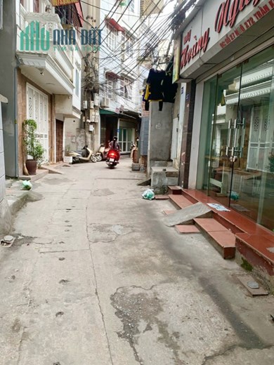 Chính chủ cần Bán nhà riêng 35m2 ngõ Trần Khát Chân,Sổ đỏ, miễn trung gian