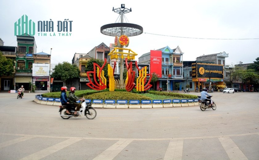 Bán đất trung tâm thị trấn Sơn Dương, Tuyên Quang. Giá 25 tr/m2. Chỉ 100m ra Bến xe khách Sơn Dương