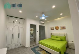 Biệt thự 1 trệt 2 lầu, thiết kế thông thoáng, đẹp và hiện đại.