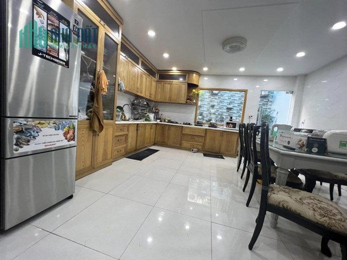 Bán Nhà MẶT TIỀN 20M – Khu VIP Quận 8 - 120m2 - 5 TẦNG,