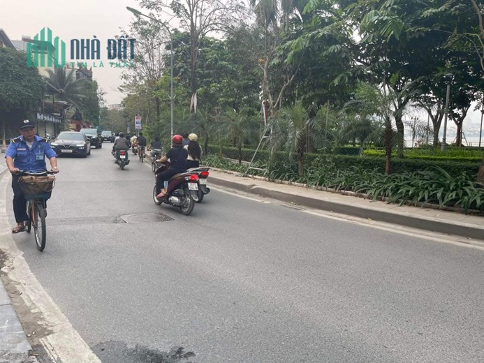 Bán nhà mặt phố Trích Sài, View hồ Tây, Lô góc, MT 30m, 770m2, GPXD 11 tầng, 360 tỷ