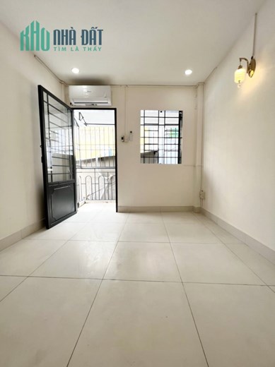 Nhà mới 3 tầng sát đường Phạm Thế Hiển P3Q8. Giá 2,28 tỷ bớt lộc