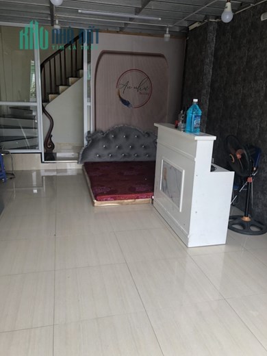 Chính chủ cho thuê mặt bằng tầng 1 làm văn phòng hoặc cửa hàng ở 245 Quan Nhân