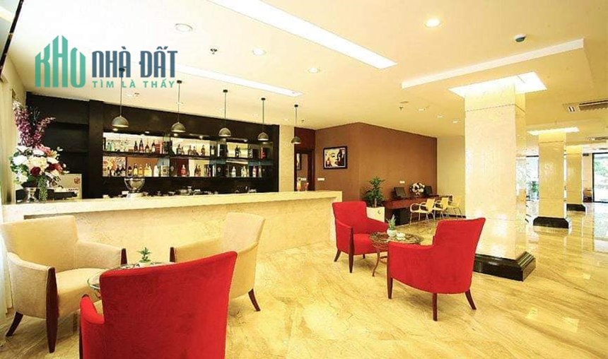 Bán khách sạn 4 sao mặt phố Nguyễn Đình Hoàn, CG, DT 2tỷ/tháng, 350m2, MT 12m, 150 tỷ