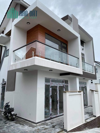 Bán nhà 1 trệt 1 lầu mới xây phường 8, thành phố Đà Lạt, gần trung tâm