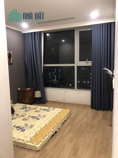 - Căn hộ thuộc tầng cao tòa A1 - Vinhomes Gardenia, thuộc trục căn góc, view đẹp.