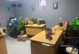 CHÍNH CHỦ CẦN CHO THUÊ VĂN PHÒNG TẦNG 1 CỬA KÍNH RẤT ĐẸP