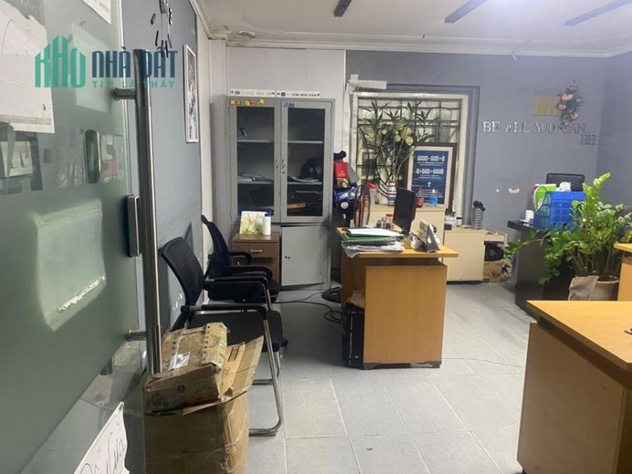 CHÍNH CHỦ CẦN CHO THUÊ VĂN PHÒNG TẦNG 1 CỬA KÍNH RẤT ĐẸP