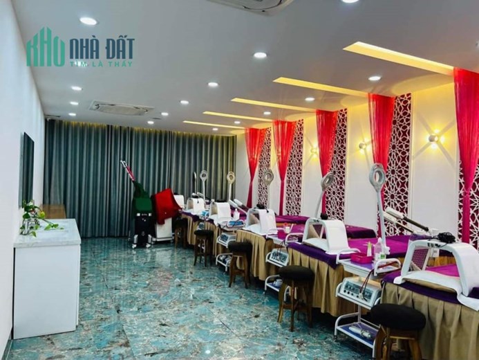 GẤP CHỦ ĐANG VAY BANK 18 TỶ  CẦN BÁN GẤP MẶT TIỀN ĐẸP LUNH LINH - NỘI THẤT, THANG MÁY XỊN.
