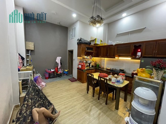 Bán Nhà Ngay Mặt Tiền Kinh Doanh Phạm Hùng - Quận 8, 64m2, giá rẻ
