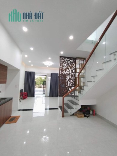 Chính chủ cần bán gấp nhà 2 tầng Phan Khôi gần chung cư Văn Tiến Dũng sập hầm 3 tỷ 3 Lh 0988677254