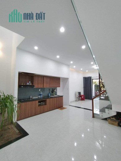 Chính chủ cần bán gấp nhà 2 tầng Phan Khôi gần chung cư Văn Tiến Dũng sập hầm 3 tỷ 3 Lh 0988677254