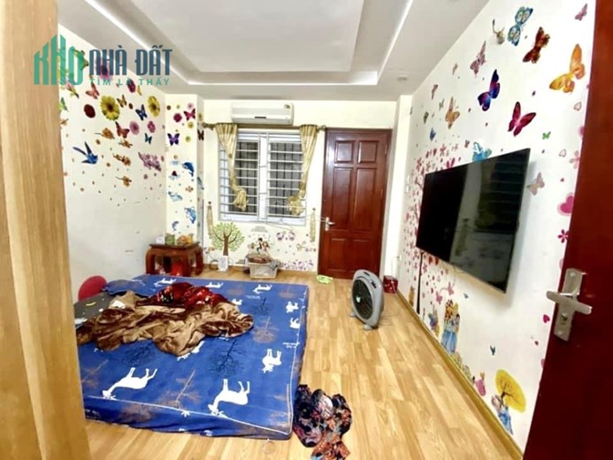 Bán nhà Mai Động, 30m x 5 tầng, 3.2 tỷ, ngõ nông, gần phố
