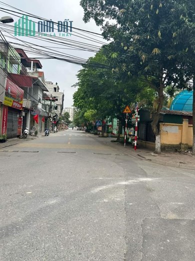 BÁN ĐẤT VÀNG TẶNG NHÀ HAI TẦNG MẶT PHỐ GIANG BIÊN QUẬN LONG BIÊN