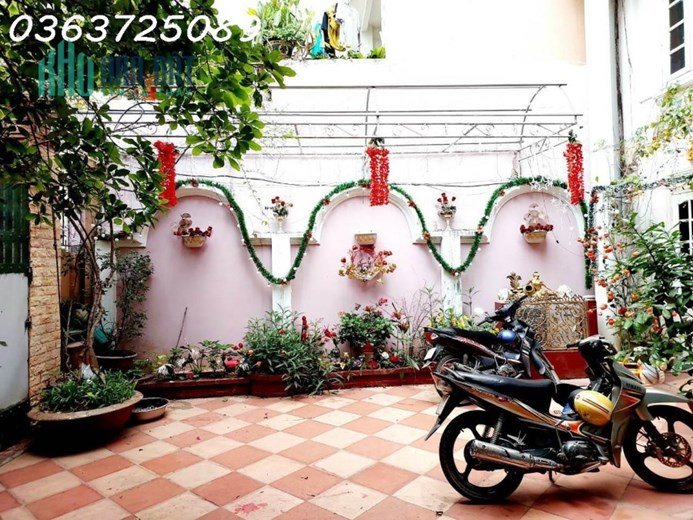 Bán nhà tại đầu đường Ngọc Thụy, Long Biên,Gần Mipec Long Biên