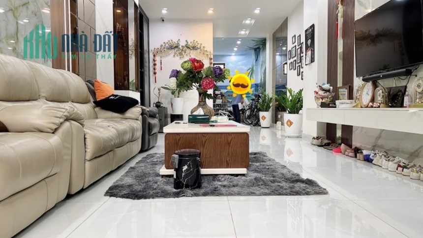 CẢ CON ĐƯỜNG DÀI MÀ CHỈ CÓ 1 CĂN BÁN- MẶT TIỀN HAI BÀ TRƯNG- 78M2 - 7 TẦNG - THANG MÁY- GIÁ CHỈ 42