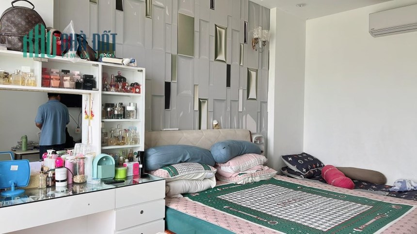 CẢ CON ĐƯỜNG DÀI MÀ CHỈ CÓ 1 CĂN BÁN- MẶT TIỀN HAI BÀ TRƯNG- 78M2 - 7 TẦNG - THANG MÁY- GIÁ CHỈ 42