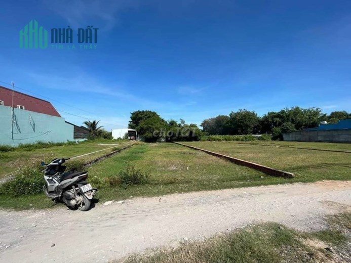 SỐC!! 400m2 GIÁ CHỈ 3ty4 Đất mặt tiền ĐỨC HOÀ ĐÔNG, sổ hồng riêng