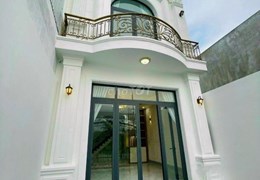 BÁN NHÀ ĐẸP 3 phòng ngủ, gần KCN Cầu Tràm, vào ở ngay