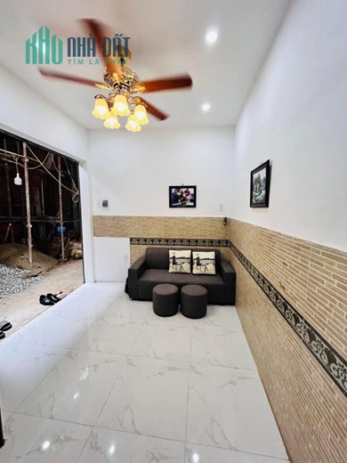 BÁN NHÀ PHỐ ĐẠI LA DT:18M2 2 TẦNG 2 PHÒNG NGỦ GIÁ 1.7 TỶ QUẬN HAI BÀ TRƯNG FUN NỘI THẤT ĐẦY ĐỦ